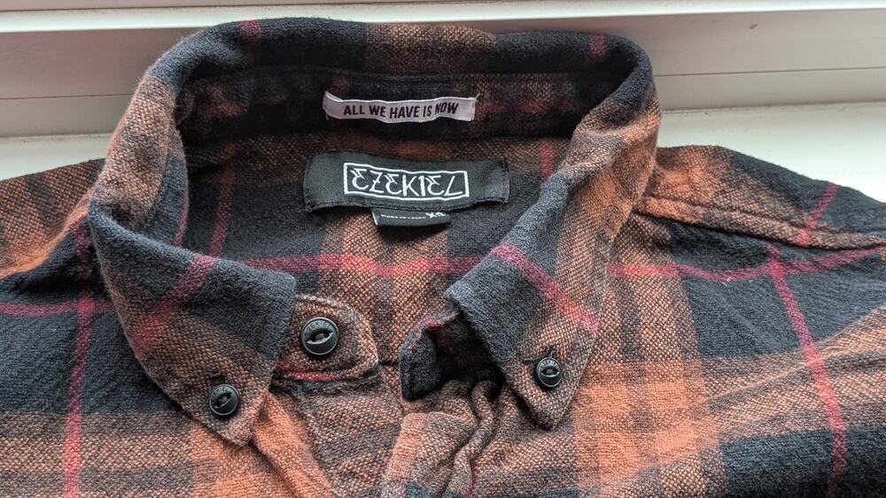 Ezekiel Women’s XL Plaid Flannel Shirt Long Sleeve Button Up
